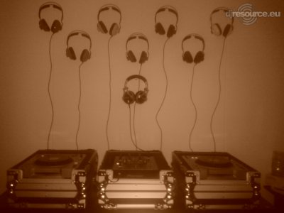 Show this booth : FloRise's DJ -Booth Dec'12